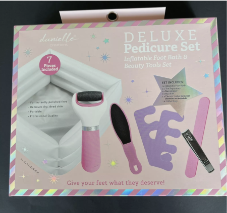 مجموعة باديكير فاخرة مكونة من 7 قطع من دانييل كرييشنز.Danielle Creations Deluxe 7 Piece Pedicure Set.